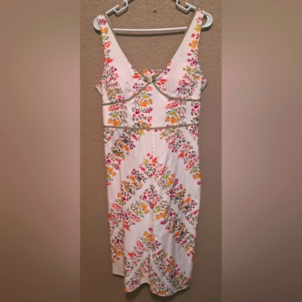 Perfect spring/summer dress. Size 16.